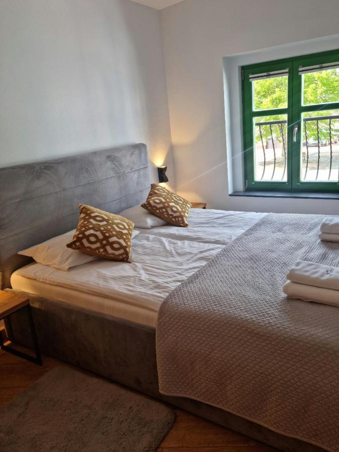 Apartment Tu I Teraz